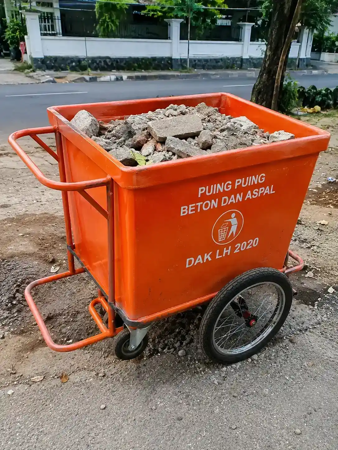 Gerobak Sampah Proyek Khusus Puing
