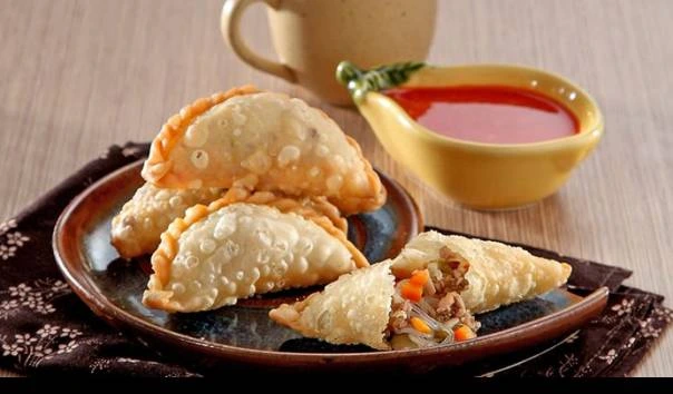 Jalangkote beku khas Makassar siap goreng dari freezer frozen food Sulawesi