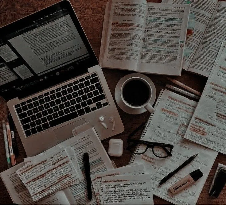 Contoh layout company profile yang berantakan dan tidak rapi